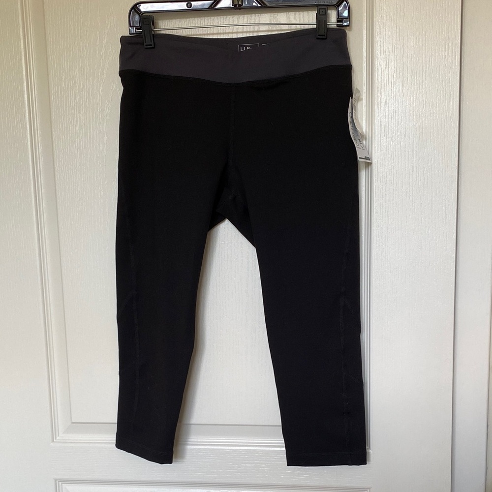 NWT L.L. Bean Black and Gray Crop Power Flow Pants